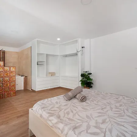 Holidays Apartment *